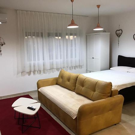 B1Villa Срима Екстериор снимка
