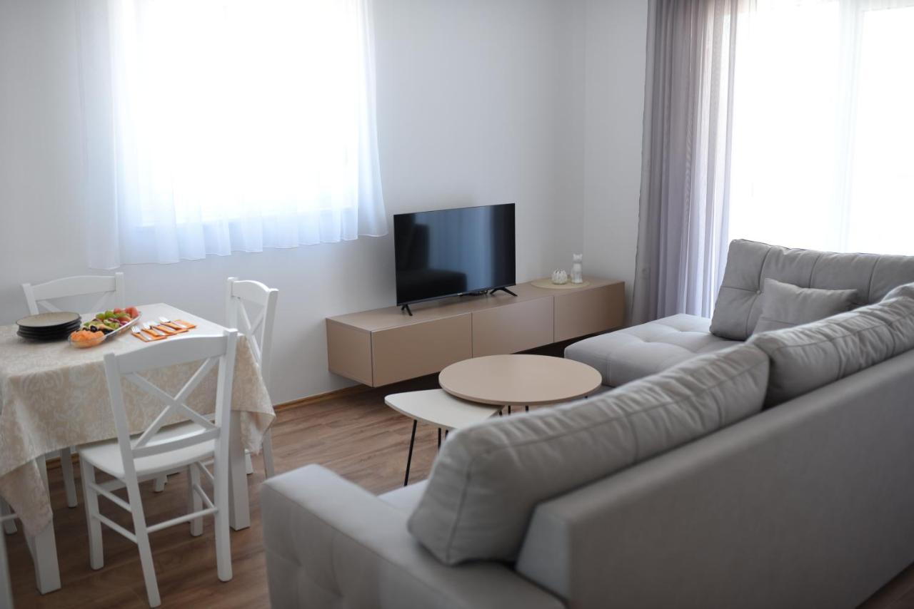 B1Villa Срима Екстериор снимка