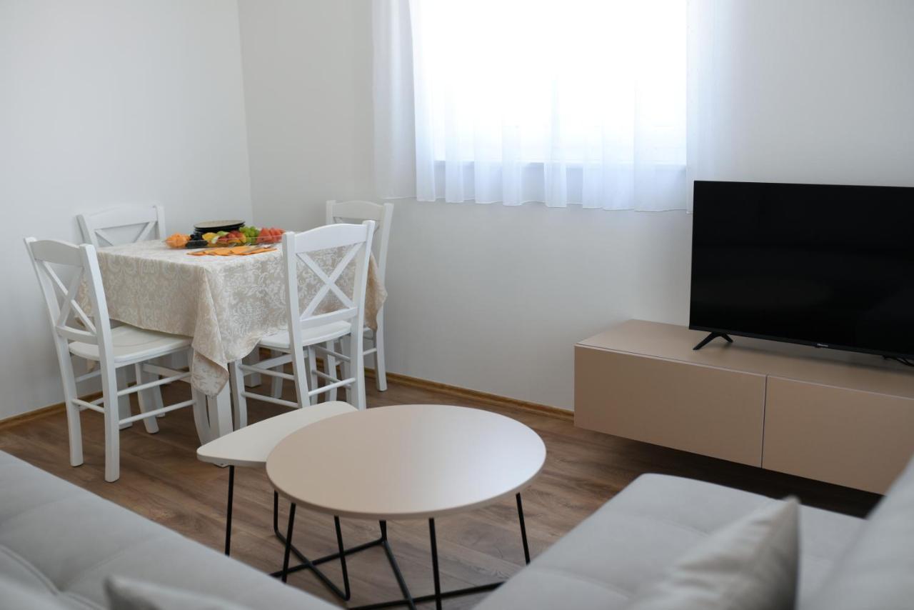 B1Villa Срима Екстериор снимка