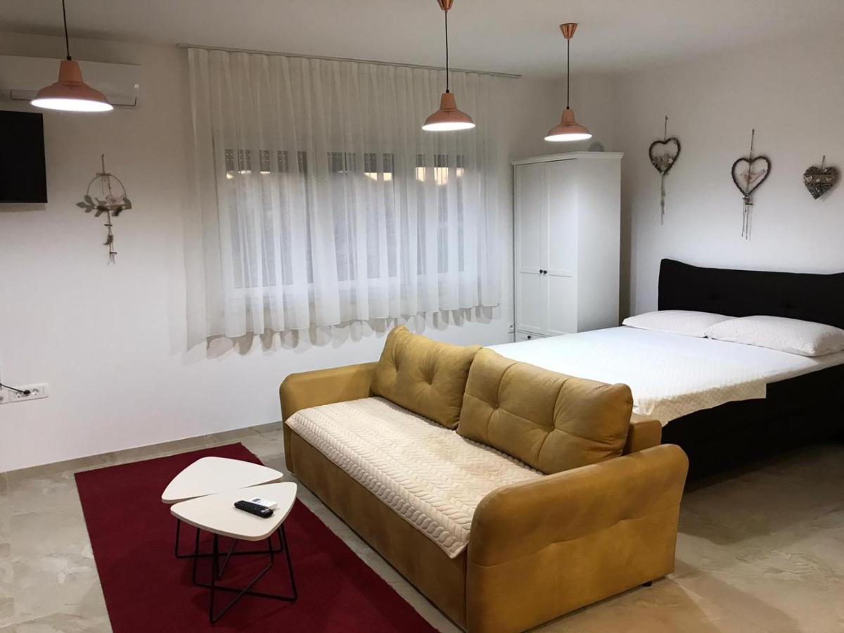 B1Villa Срима Екстериор снимка